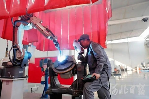 唐山：“共享工厂”如何催生机器人产业链