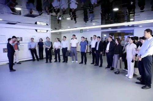 【工作动态】部分驻冀全国人大代表来路北就“开展‘人工智能+’行动状况”进行专题调研