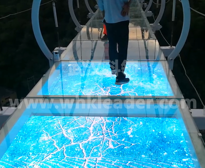 玻璃栈道-冰上裂开特效