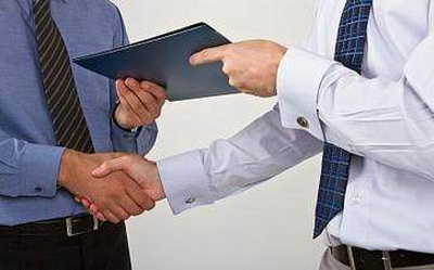 南宁工商营业执照的办理地点在哪？能自己去吗？