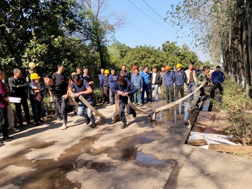 开展消防技能竞赛，筑牢职工安全防线